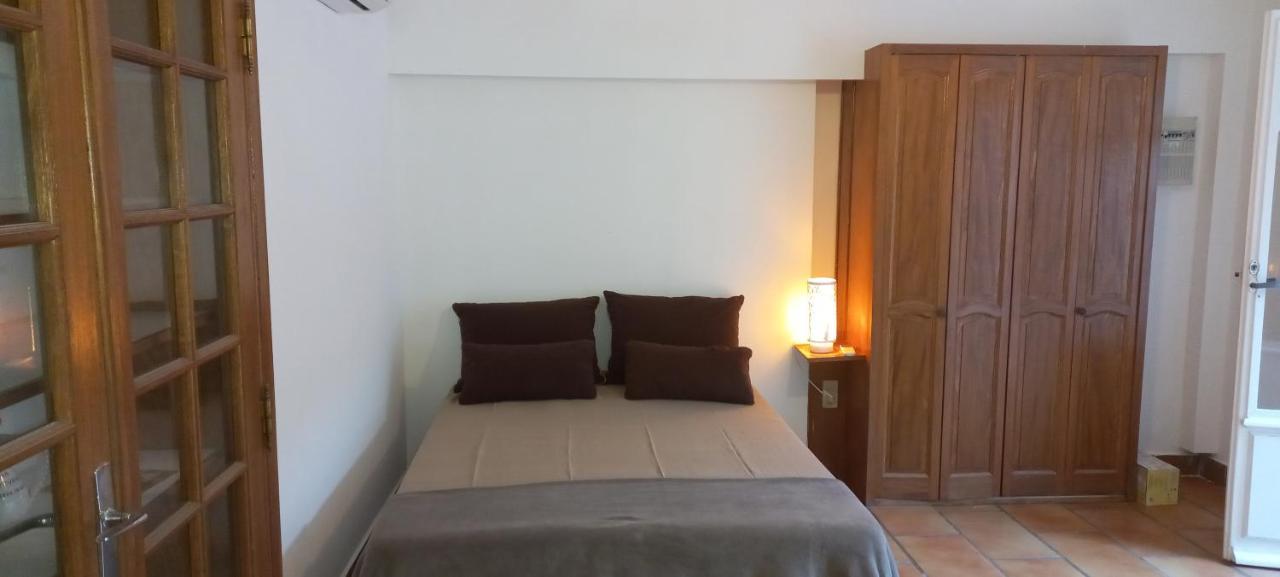 Appartement Et Sa Grande Terrasse En Rez De Jardin Сен-Агулф Екстериор снимка